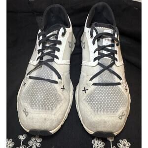 Size 8.5 - ON Cloud X 3 Ivory Black